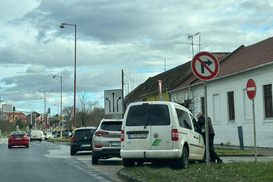 Nehoda na Rybníkovej v Trnave | Zdroj: Zuzana Benková, Trnavské rádio