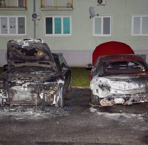 Podpálené autá | Zdroj: Polícia SR - Trnavský kraj