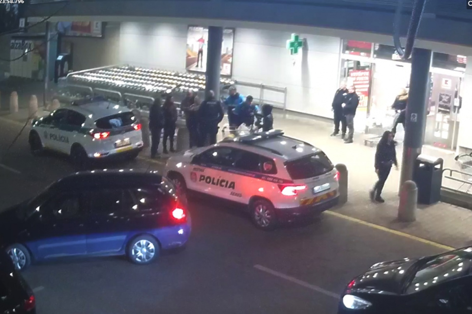 Incident zachytili mestské kamery | Zdroj: MsP Sereď
