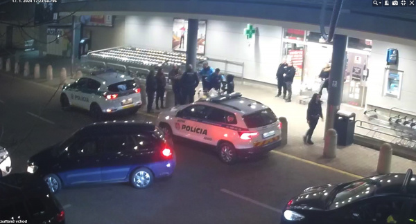 Incident zachytili mestské kamery | Zdroj: MsP Sereď