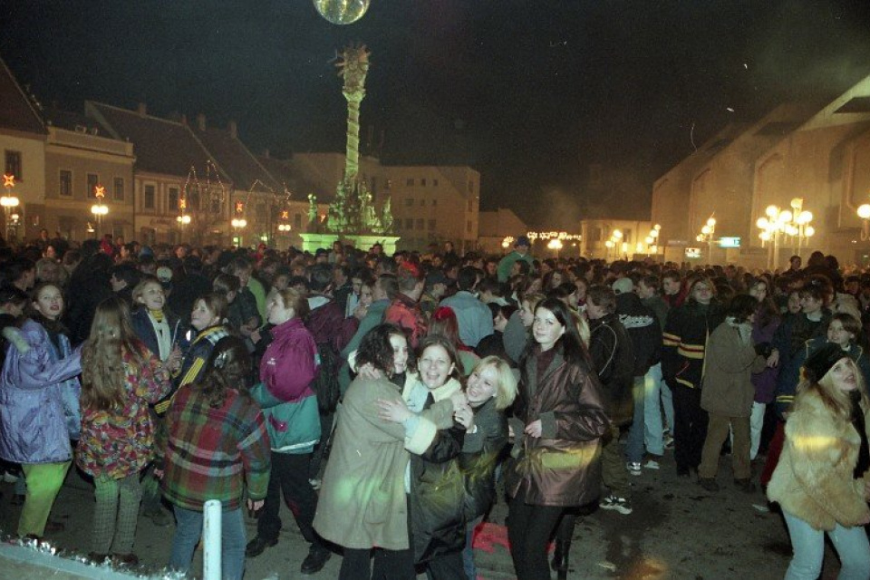 Nový rok v Trnave. 1. január 1998. | Foto: Ivan Majerský, TASR, licencia: Trnavské rádio