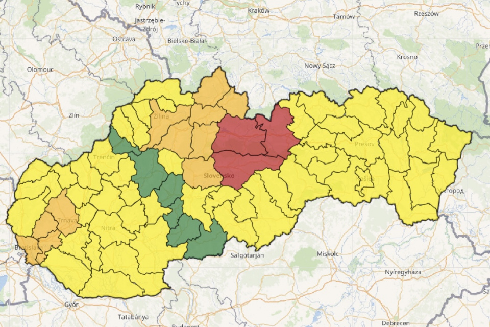 Výstrahy pred vetrom platia v sobotu na väčšine Slovenska. | Zdroj: SHMÚ