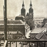 Pohľad z metskej veže na baziliku. Za ňou ešte nestálo sídlisko Družba. | Zdroj: Trnava, Anton Štubňa