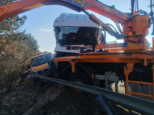 Pri nehode zomrela jedna osoba | Foto: KRPZTT