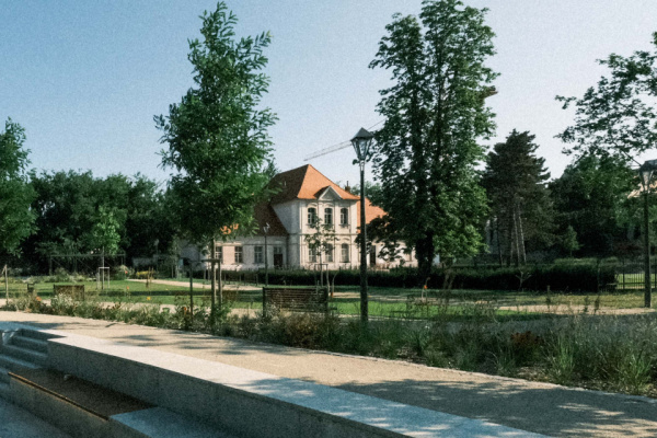 Emmerova vila v súčasnosti v centre obnoveného Ružového parku. | Foto: Pavol Holý, Trnavské rádio