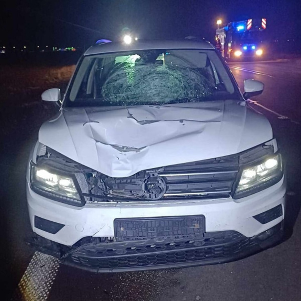 50 ročný šofér SUV bol triezvy. Chodkyňa šla cez cestu bez reflexných prvkov. | Foto: Polícia - Trnavský kraj, fb