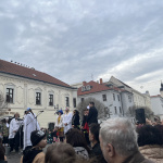 Na pochovávanie basy prišlo množstvo ľudí | Zdroj: red.
