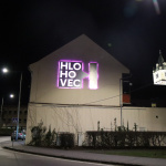 Ružové logo pripomenie lásku | Zdroj: Mesto Hlohovec