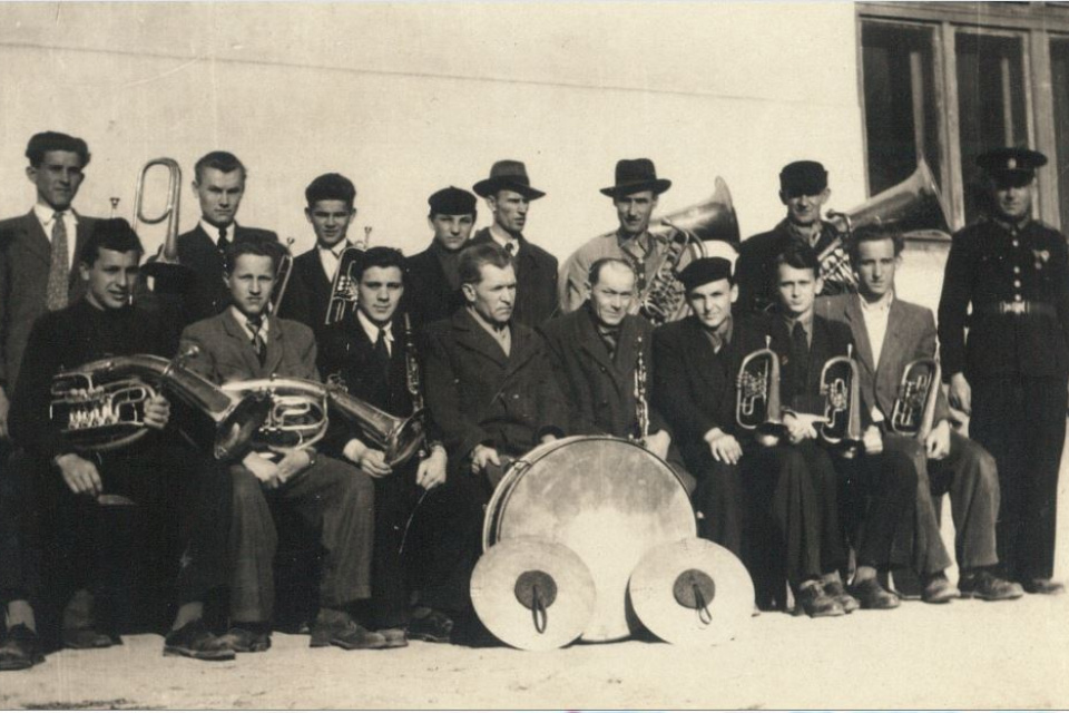 Pravdepodobne najstaršia fotografia dychovej hudby v Modranke | Foto: Ján Rezbárik