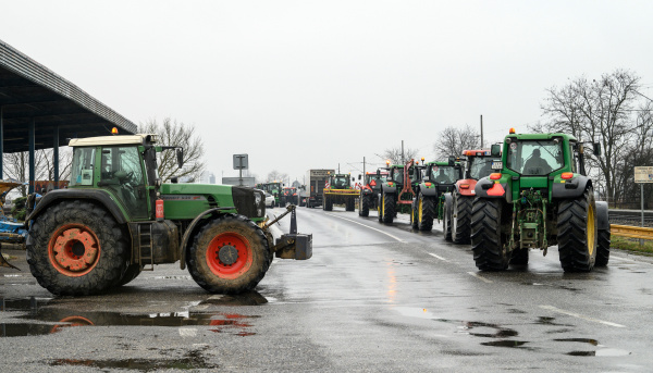 Na snímke protest farmárov v Tlmačoch. | Foto: TASR - Henrich Mišovič
