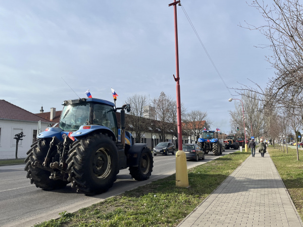 Poľnohospodárske stroje sú v Trnave | Zdroj: Alexandra Štofirová, Trnavské rádio
