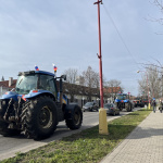 V Trnave sa začala poľnohospodárska technika presúvať po desiatej hodine | Foto: Alexandra Štofirová, red.