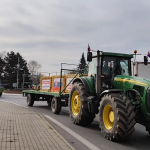 Kolóna traktorov prechádzala aj cez Senicu | Foto: Senica info