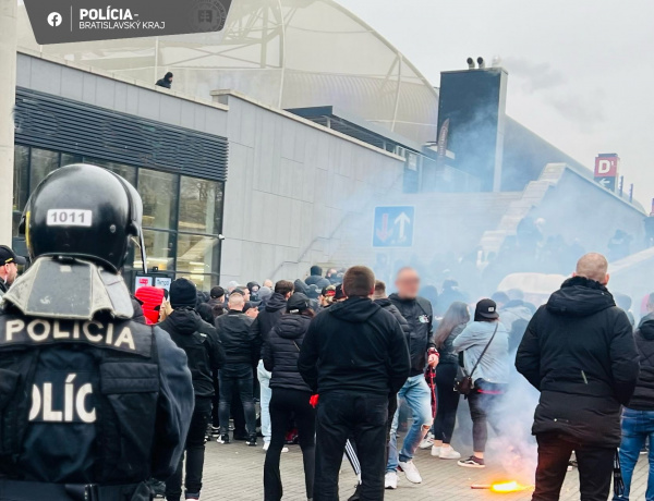 Trnava prehrala v Bratislave 0:2. Veľké výtržnosti neboli. | Foto: Polícia Bratislavský kraj, fb
