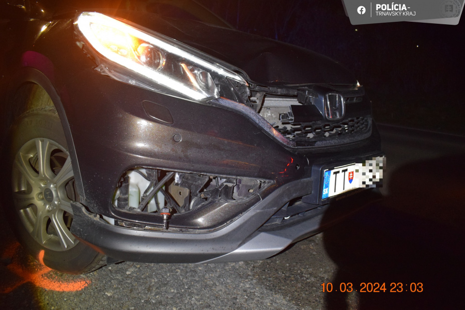 Auto ostalo po náraze poškodené | Zdroj: KRPZTT