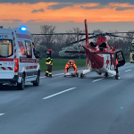 Pri nehode zasahoval aj vrtuľník | Zdroj: KRPZTT