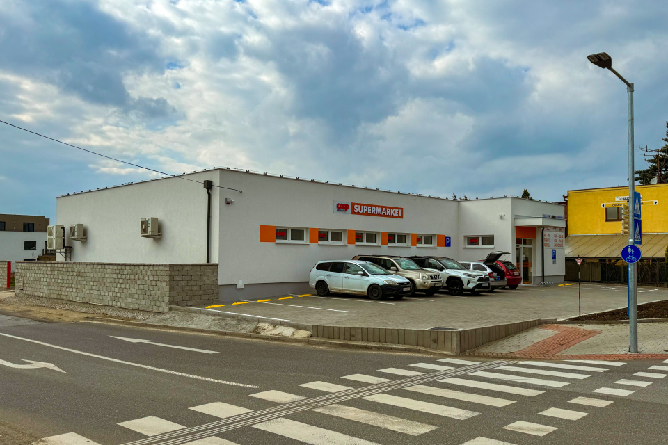 Nová predajňa COOP Jednota na križovatke Hajdóczyho a Cukrovej ulice v Trnave. | Foto: ph