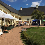 Trhy na nádvorí Nyáryovskej kúrie | Zdroj: NK Fb