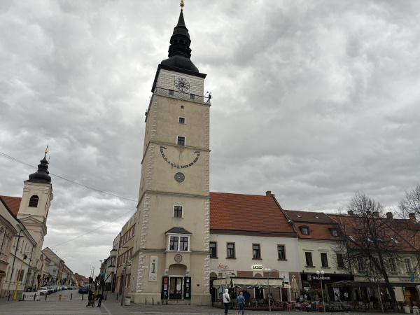 Pozor na silný vietor | Zdroj: Zuzana Benková, Trnavské rádio