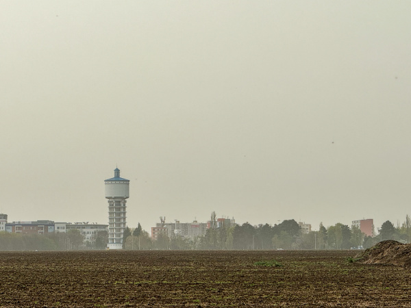 Panoráma Trnavy počas prachovej epizódy 1. apríla 2024. | Foto: Pavol Holý, Trnavské rádio