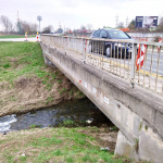 Most nad Chvojnicou je v havarijnom stave | Zdroj: TTSK