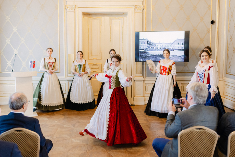 Slávnostné otvorenie bolo spojené s prehliadkou historických šiat | Foto: Milan Matuška