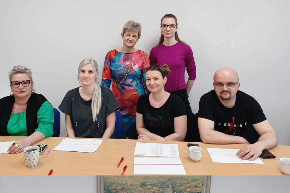Volebná komisia v Horných Orešanoch | Zdroj: Obec Horné Orešany