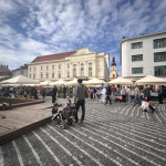 Trh v Trnave sa naplnil ľuďmi | Zdroj: Karin Talajková, Trnavské rádio