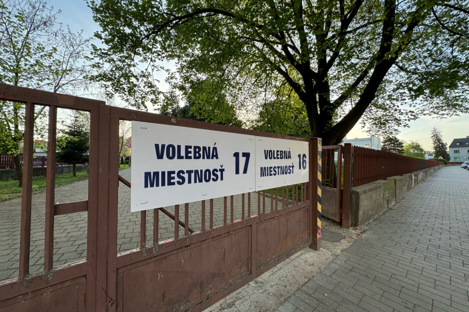 Volebná miestnosť č. 17 je na základnej škole | Zdroj: Pavol Holý, Trnavské rádio