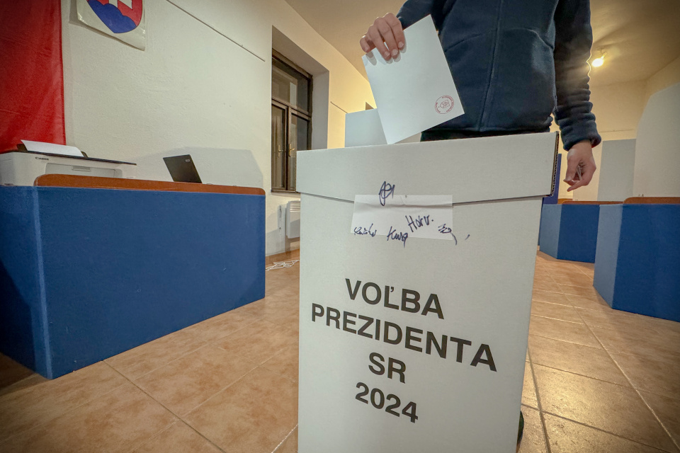 Voľby prezidenta 2024. Na snímke volebná miestnosť na radničnom nádvorí v Trnave. | Foto: dv, Trnavské rádio