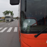 Poškodený autobus | Zdroj: KRPZTT