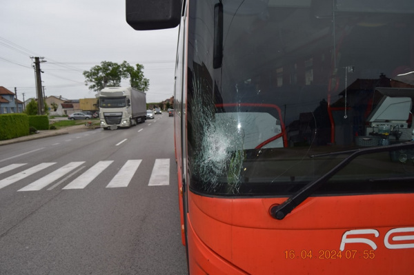 Poškodený autobus | Zdroj: KRPZTT