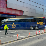 Autobus s hráčmi Slovana je už na ŠAM. | Foto: ph, Trnavské rádio