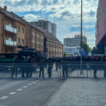 Fanúšikov ŠK Slovan Bratislava sprevádzajú policajti. | Foto: Pavol Holý, red.