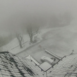 Aktuálny pohľad z Holubyho chaty na Veĺkej Javorine (24. apríla 2024 po 16.00 h). | Reprofoto: Trnavské rádio