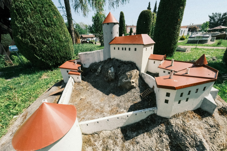 Hrad Korlátka nad obcou Cerová. | Foto: dv, Trnavské rádio