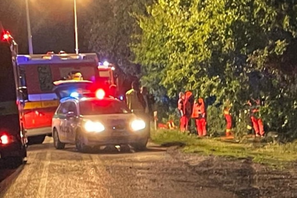 Zomrel 20 ročný vodič a o rok starší spolujazdec. Zosnulá je aj 18 ročná pasažierka. | Foto: KR PZ Trnava, fb