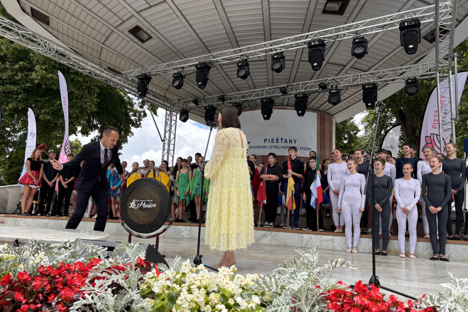 Slávnostný gong odštartoval kúpeľnú sezónu | Zdroj: Nikol Kaňuková, Trnavské rádio