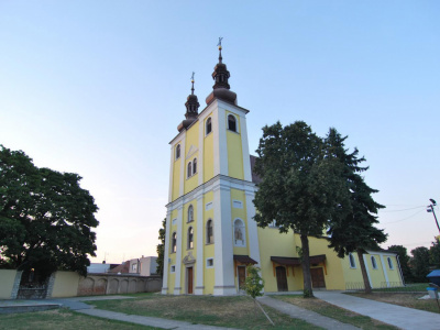 Farský kostol Najsvätejšej Trojice v Modranke | Foto: putnickemiesta.sk