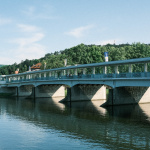 Kolonádový most v Piešťanoch vedie k parku | Zdroj: Pavol Holý, Trnavské rádio