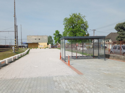 Nové parkovisko má kamenistý povrch | Zdroj: Mestská polícia Sereď