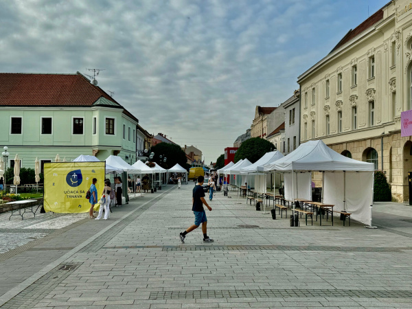 SAV a Učiaca sa Trnava v centre mesta | Zdroj: Pavol Holý, Trnavské rádio