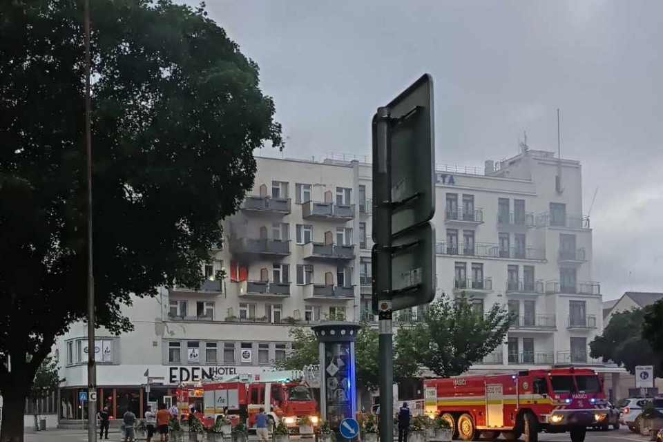 Vnútro hotela je plné dymu. | Foto: DHZ Moravany nad Váhom, fb