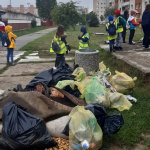 Čistenie parčíku za Družbou v Trnave | Zdroj: FB Zdravé mesto Trnava