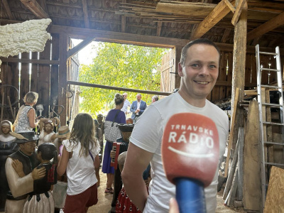 Andrej Haršány posiela svoje sochy na prvý americký orloj | Zdroj: Karin Talajková, Trnavské rádio