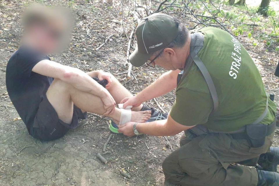 Ochranári okrem prírody strážia aj návštevníkov. | Foto: CHKO Malé Karpaty, fb