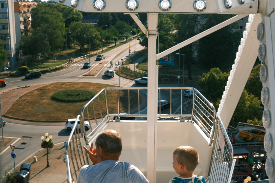 Kolotoče si užívajú všetky generácie. | Foto: dv, Trnavské rádio