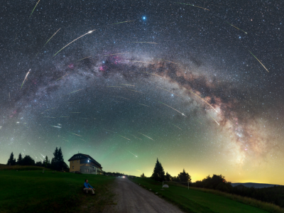 Perzeidy na nočnej oblohe | Foto: Petr Horálek