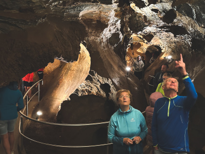 Ochtinská aragonitová jaskyňa fascinuje turistov. | Foto: Pavol Holý, Trnavské rádio