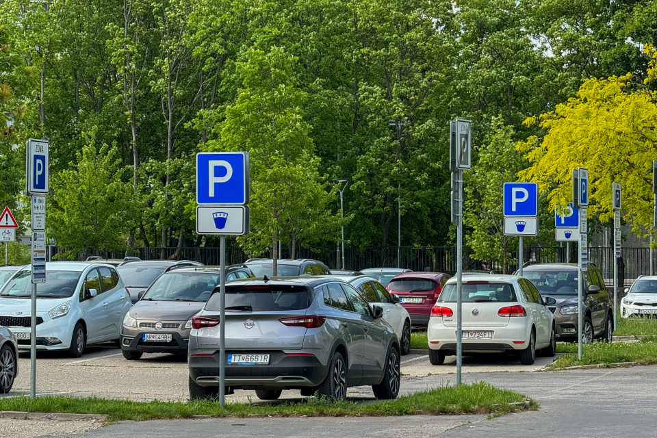 Ilustračná fotografia parkovanie | Foto: dv, Trnavské rádio